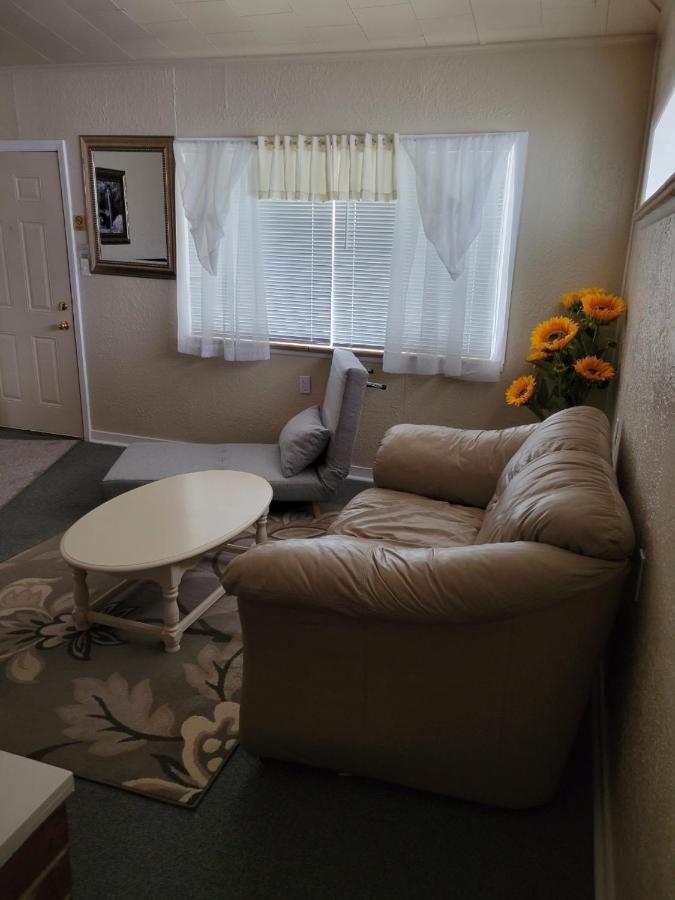 Husker Inn North Platte Ngoại thất bức ảnh