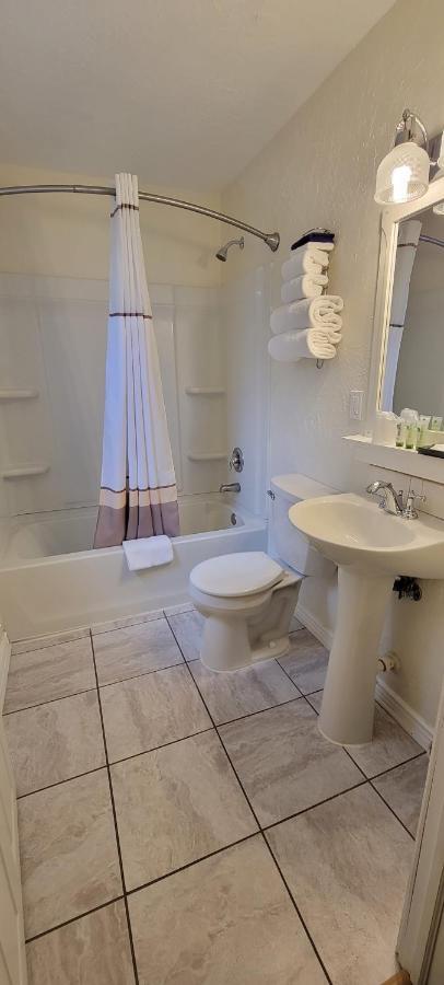 Husker Inn North Platte Ngoại thất bức ảnh